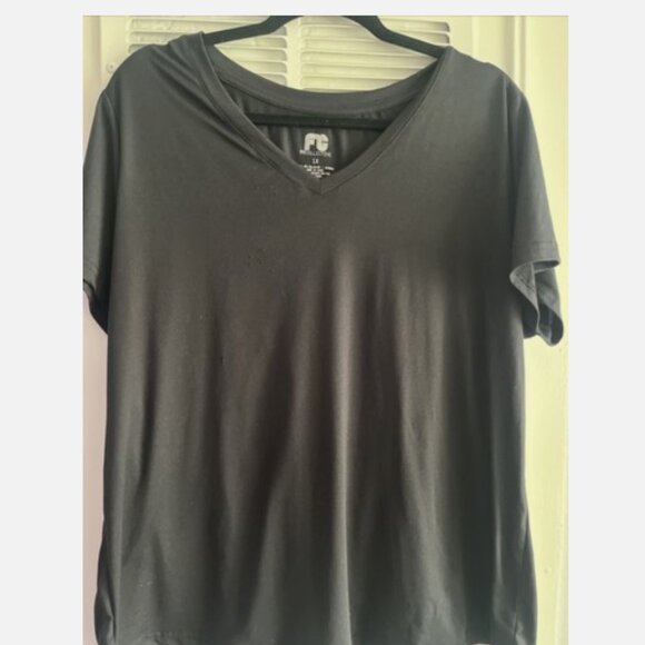 FitCollective Plus Size 1X Soft Stretch Basic Black V-neck Tshirt Top Shirt Tee - Picture 2 of 7